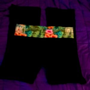 PINK by Victoria’s Secret leggings. EUC